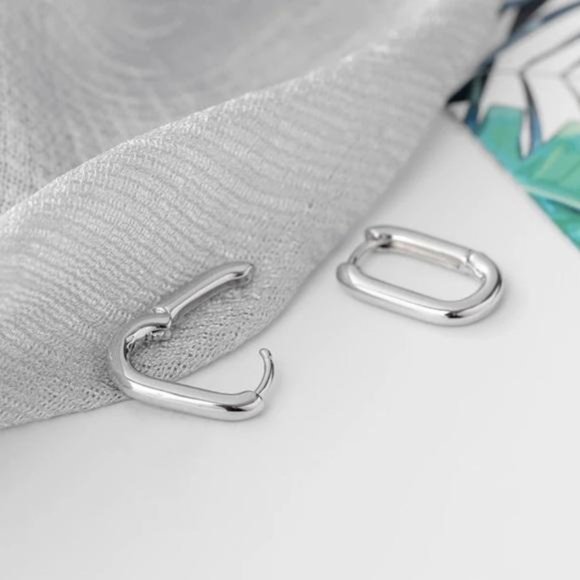 NEW 925 STERLING SILVER OVAL HOOP EARRINGS, NICE EARRINGS, CUTE EARRINGS - Picture 4 of 7